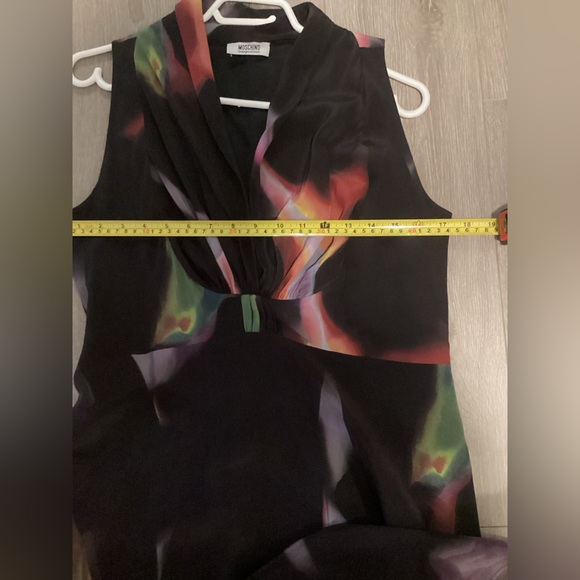Moschino 100% silk fit and flare dress. Size 10. - Picture 6 of 8